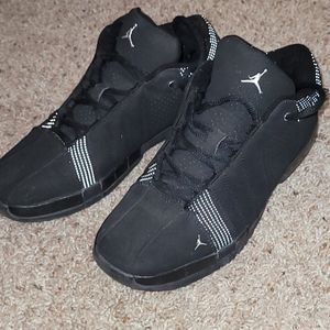 Black Jordan low tops team elite